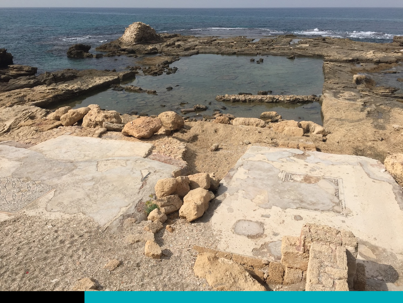 Puerto de Cesarea en Haifa. En época de Herodes el Grande se construyó un acueducto y piscinas de agua dulce dentro del Mediterráneo.
