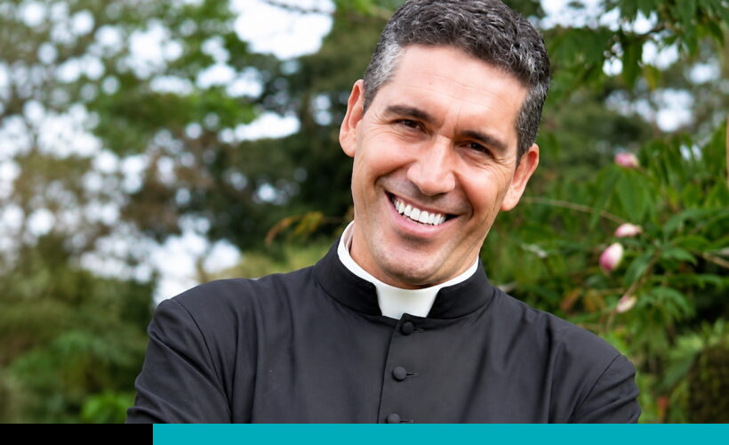 padre juan carlos vasconez