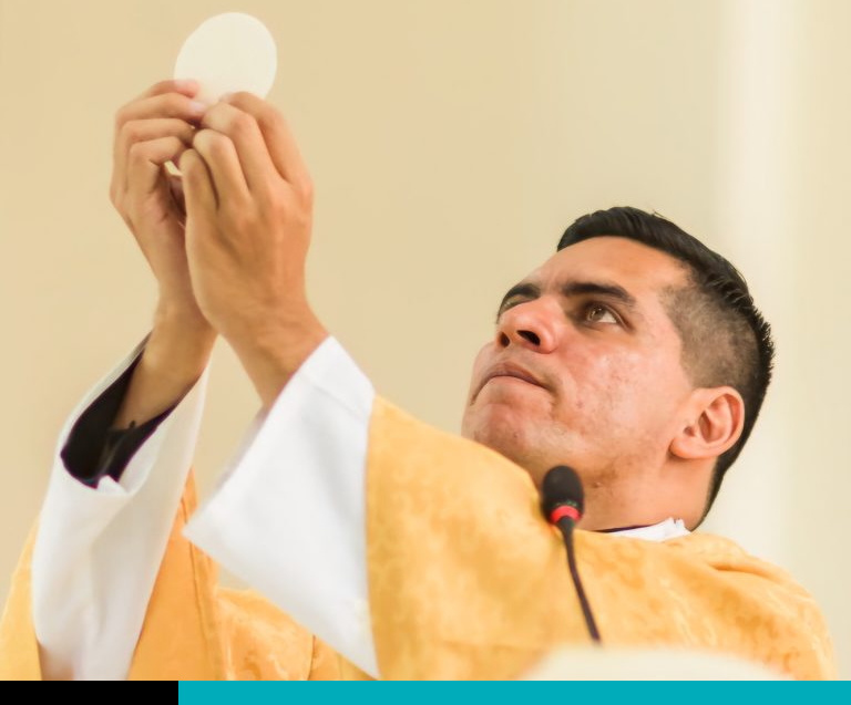 Padre Efrén Artiga @efrenartiga