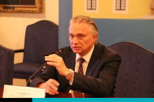 embajador Arnoldo André